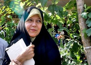 فائزه هاشمی: چهار نفر از خانواده مان ممنوع‌الخروج شده اند/ روحانی از پدرم مشورت نمی گرفت