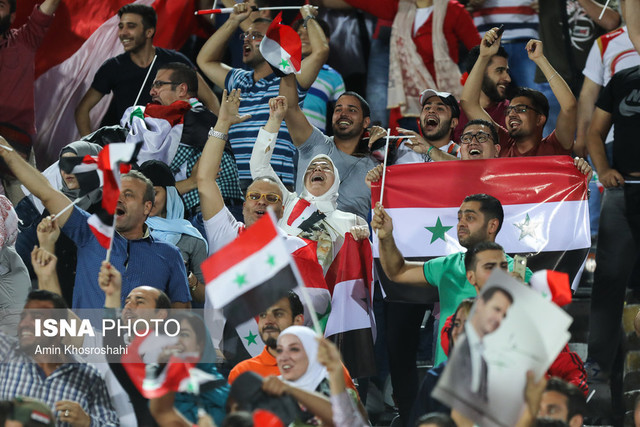 المانیتور:جنجال در ایران بر سر حواشی بازی با سوریه / اقدام بی سابقه گزارشگر ورزشی تلویزیون ایران/ زنان سوری لذت بردند زنان ایرانی حسرت خوردند