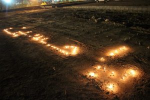 در تپه شهدای گمنام و جوار مزار مطهر شهید ۱۳ ساله ی مسجدسلیمانی بهنام محمدی برگزار شد / تصاویر