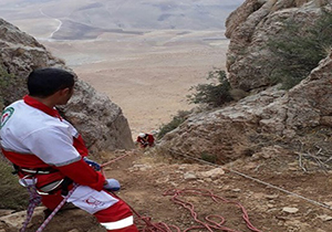 گرفتاری ۷ تکواندوکار زن در دیواره ارتفاعات شهر زرقان