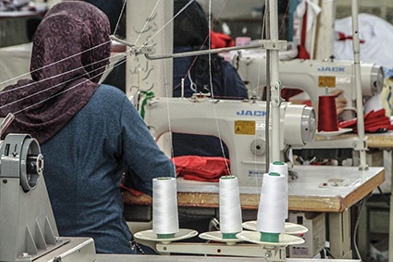 کارفرمایان باجذب زنان سرپرست خانوار از پرداخت حق بیمه معاف شوند