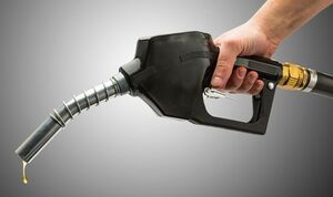 سوال نمایندگان از رئیس‌جمهور درباره افزایش قیمت بنزین