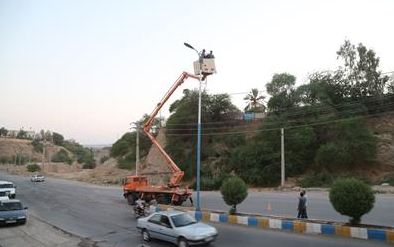 روشنایی ۲ خیابان پر جمعیت شهر مسجدسلیمان توسط شرکت بهره برداری نفت و گاز مسجدسلیمان انجام شد