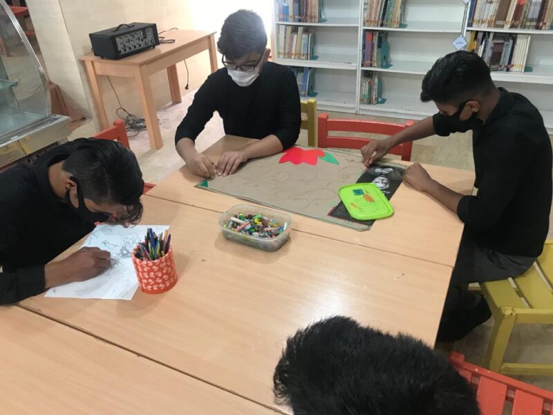 ایستگاه کتاب و نقاشی هفته دفاع مقدس، در شهرستان هندیجان برگزار شد