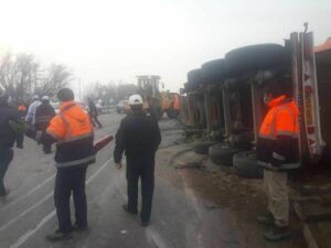 تصادف زنجیره ای با هشت خودرو در جاده آذرشهر تبریز