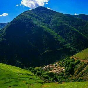 روستای زیبای کرینگان در جنگل های ورزقان با گویش و زبان تاتی و مردمی میهمان نواز