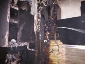 آتش سوزی آشپزخانه منزل مسکونی واقع در خیابان شهرک اندیشه خسارت مالی بر جای گذاشت