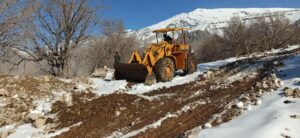 راه دسترسی ۳۵ خانوار در محاصره ی برف ، بازگشایی شد