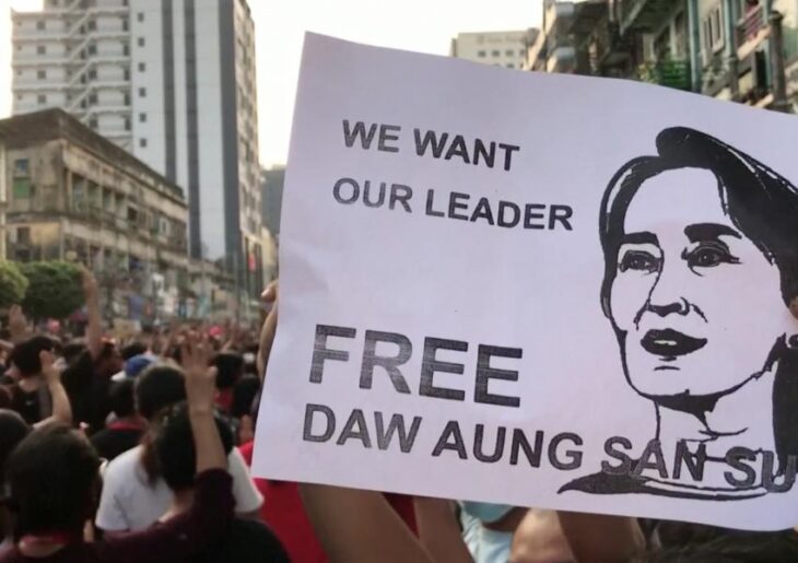 قطعی اینترنت در میانمار همزمان با تظاهرات مردم علیه کودتای نظامیان