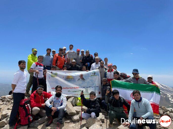 صعود گروهی از پاکبانان و مدیران سازمان مدیریت پسماند به قله کمال آذربایجان شرقی