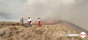 آتش‌سوزی در ۲۵ هکتار از مراتع روستای سیوان/ در ۸ ساعت عملیات نفسگیر اطفا حریق شد + فیلم