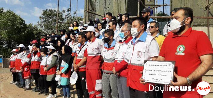 مزار شهدای گمنام هشت سال دفاع مقدس در کوهستان عون بن علی تبریز به مناسبت گرامیداشت هفته قوه قضاییه غبارروبی، عطر افشانی و گلباران شد.