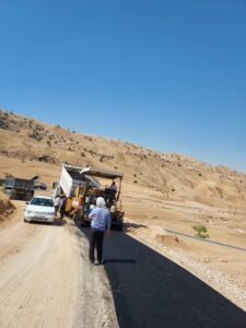 جاده های روستایی محور مسجدسلیمان – ایذه در حال بهسازی هستند