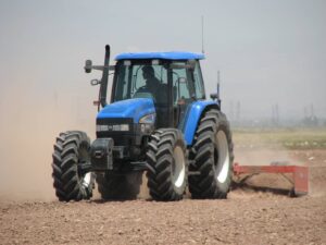 ۴۲۶دستگاه ماشین آلات تحویل کشاورزان قزوین شده است