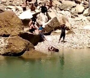 جسد جوان ۳۸ ساله غرق شده مسجدسلیمانی در رودخانه گُدار پیدا شد