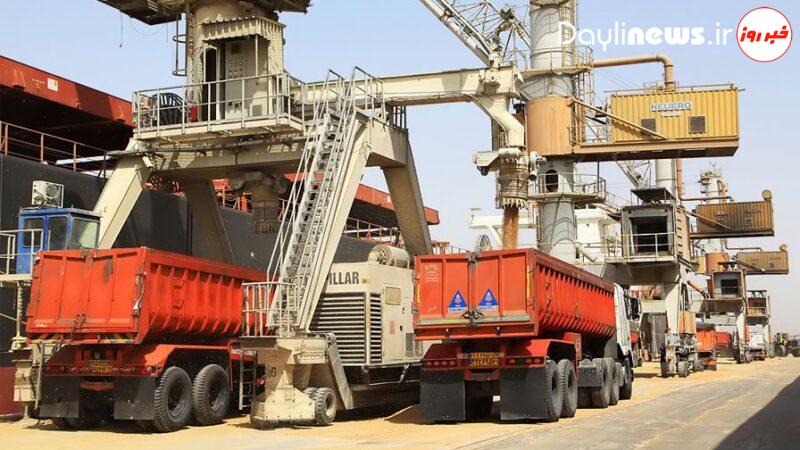 تخلیه و بارگیری ۱۵ میلیون تن کالا در بندر امام