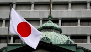 پرتاب بمب دودزا به سمت نخست وزیر ژاپن