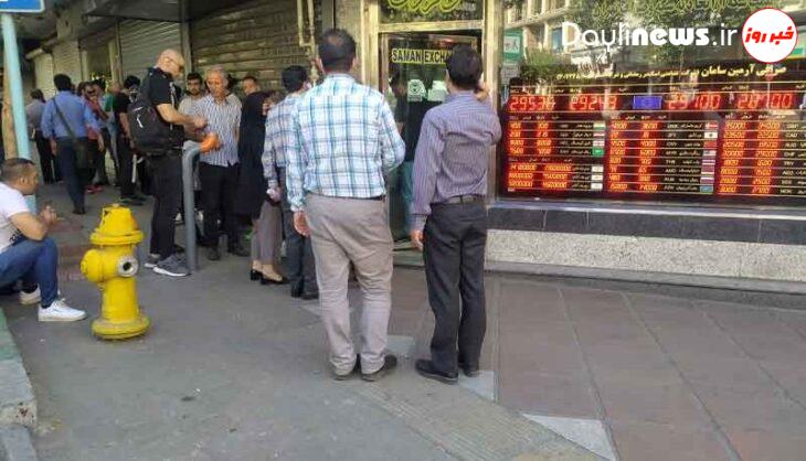 جدال بازار و بازارساز بر سر قیمت دلار/ برنده بازار ارز کیست؟
