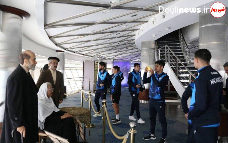 بازدید تیم ملی فوتبال نیکاراگوئه از برج میلاد