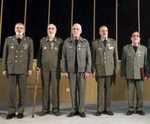 اعطای نشان ((فداکاری )) به چهار تن از فرماندهان ارتش جمهوری اسلامی ایران