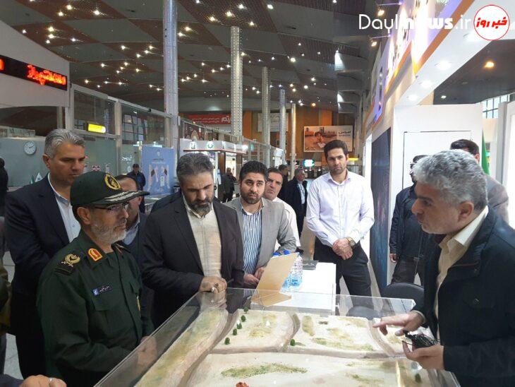 بازدید فرمانده سپاه عاشورا از نمایشگاه دستاوردهای قرارگاه خاتم الانبیاء (ص) در فرودگاه تبریز