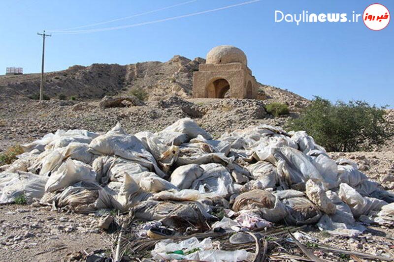 بوی بد، تجاوز به حریم و شعارنویسی در یک آتشکده ساسانی!/ عکس