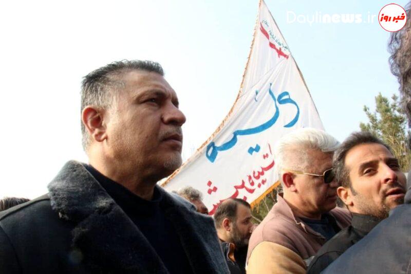 (عکس) علی دایی در مراسم تدفین کریم باوی