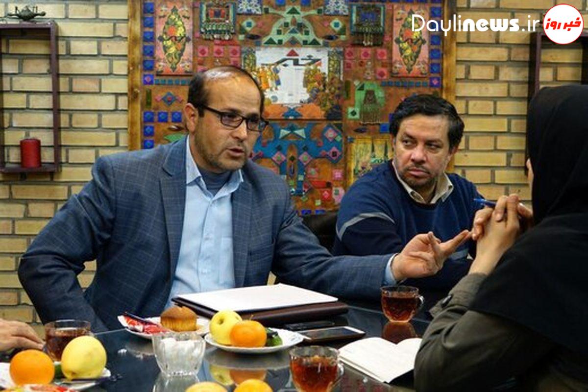 تعیین دستمزد ۱۴۰۲ کارگران به سال بعد کشیده می‌شود؟/ سال گذشته حقوق کارگران فقط ۱.۵ میلیون تومان بالا رفت