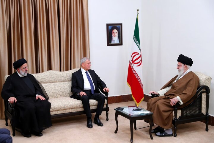 Leader of Islamic Revolution receives Iraqi president