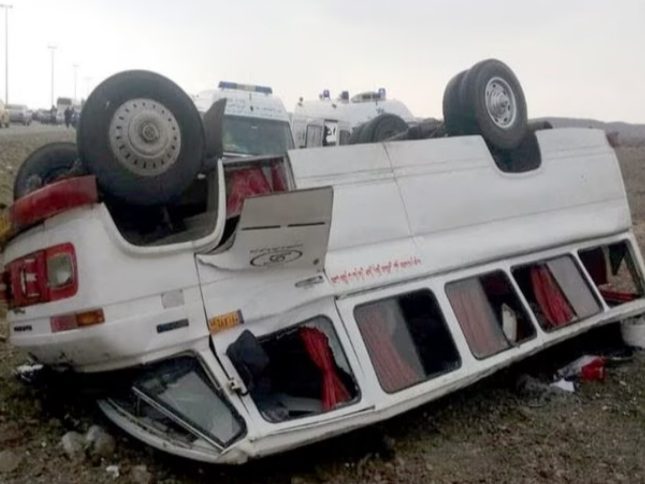 واژگونی مینی‌بوس در محور تبریز مرند ۱۰ مصدوم برجای گذاشت