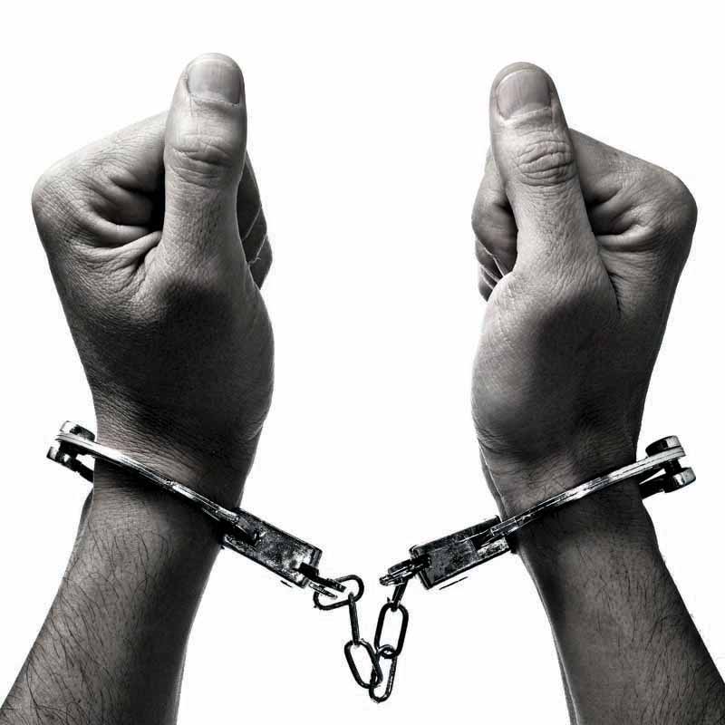 دستبند پلیس دورود بردستان سارق موبایل قاپ