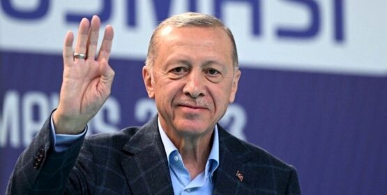 اردوغان از سرخوشی آواز خواند/ خوشحالی طرفداران اردوغان در میدان تکسیم