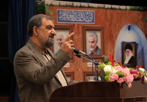 انتقاد از «نسخه های خیالی» محسن رضایی