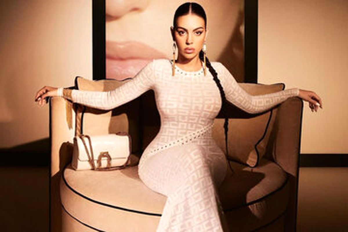 جورجینا در لباس عروس/ رونالدو بالاخره داماد میشود؟