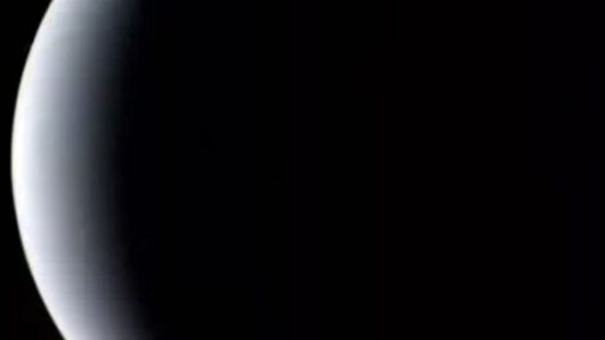 هلال نپتون در تصویر روز ناسا