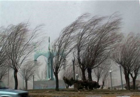 وزش باد شدید و خیزش گرد و خاک در تهران طی امروز و فردا