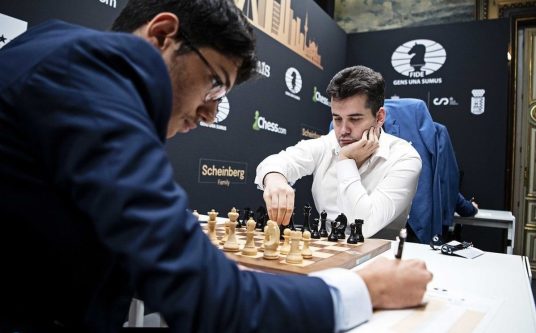 پدیده ایرانی الاصل شطرنج حیثیت فینالیست های جهان را برد