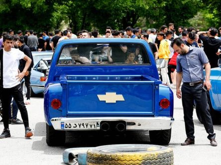 گردهمایی خودرویی با محوریت خودروهای کلاسیک در شهرکرد/ عکس