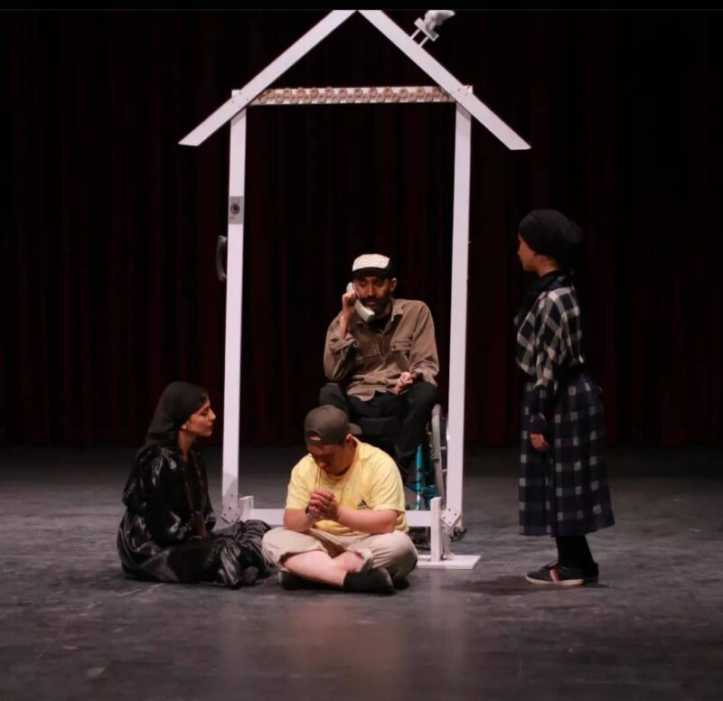 تئاتر معلولین نیازمند حمایت