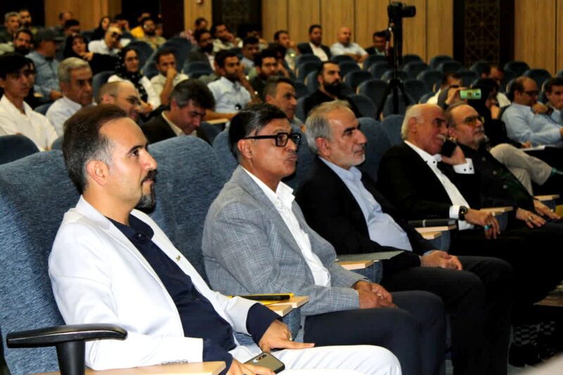 اولین همایش جذب سرمایه گذار برای طرح های اختراعی و کار آفرینی در شیراز برگزار شد