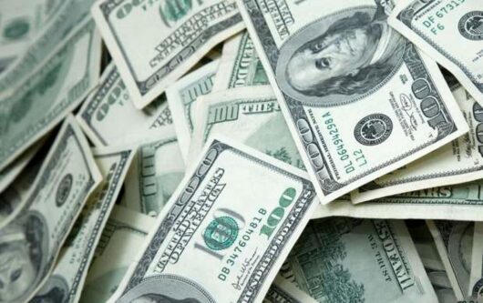 افزایش قیمت دلار ۲۳ ماه پس از انتخاب روسای جمهور ایران/ رئیسی رکورد افزایش قیمت دلار را شکست/ نمودار