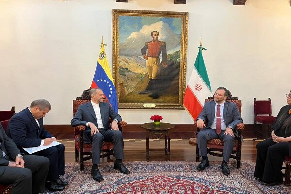 Iran, Venezuela FMs confer on bilateral ties