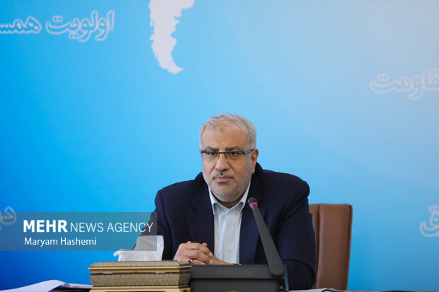 Iran to pursue rights in Arash joint gas field: oil min.