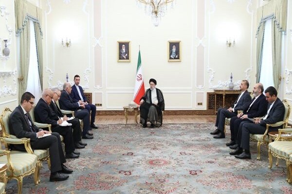 Raeisi calls for expanding Iran-Algeria ties, cooperation