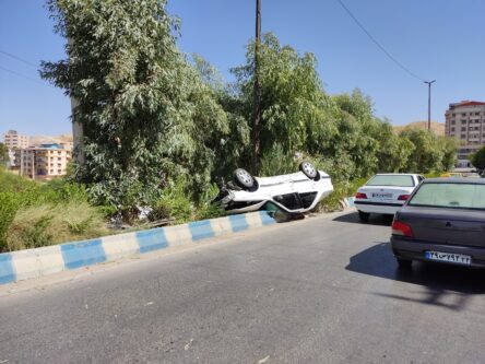 واژگونی پژو پارس در مسجدسلیمان ۱ مجروح بر جای گذاشت