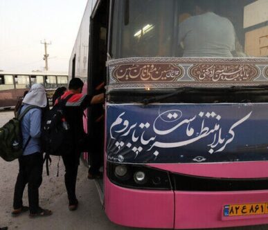 جایگزینی و اعزام ناوگان کمکی لرستان برای اتوبوس زائران در راه مانده اصفهانی