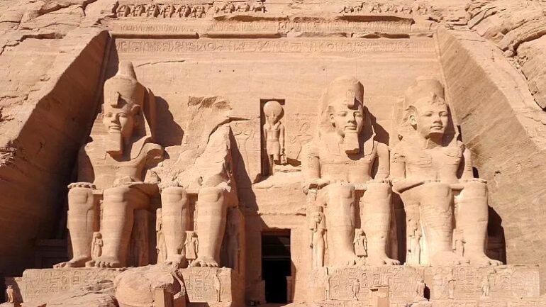 مصریان باستان با خواهر و برادر و فرزندان خود ازدواج می‌کردند؟