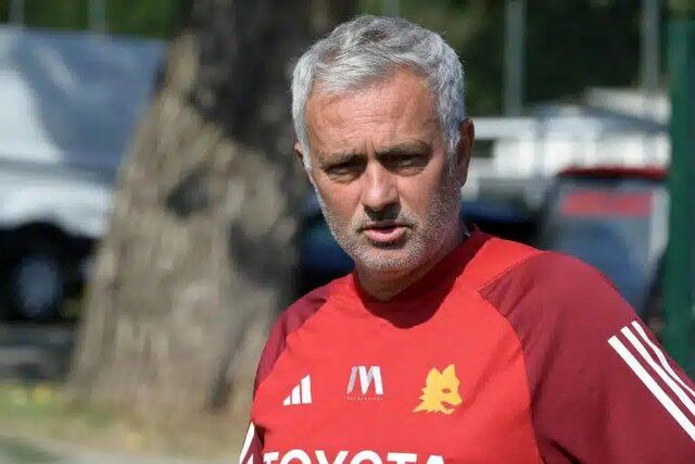 مورینیو: سردار آزمون آماده باشد میتواند به ما کمک کند