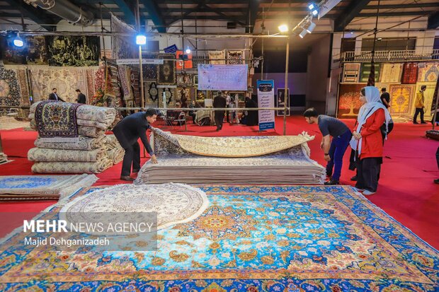 Iran eases rules on exports of hand-woven carpets