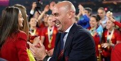دفاع وودی آلن از رئیس فدراسیون فوتبال اسپانیا: تجاوز جنسی که نکرد، فقط یک بوسه زد